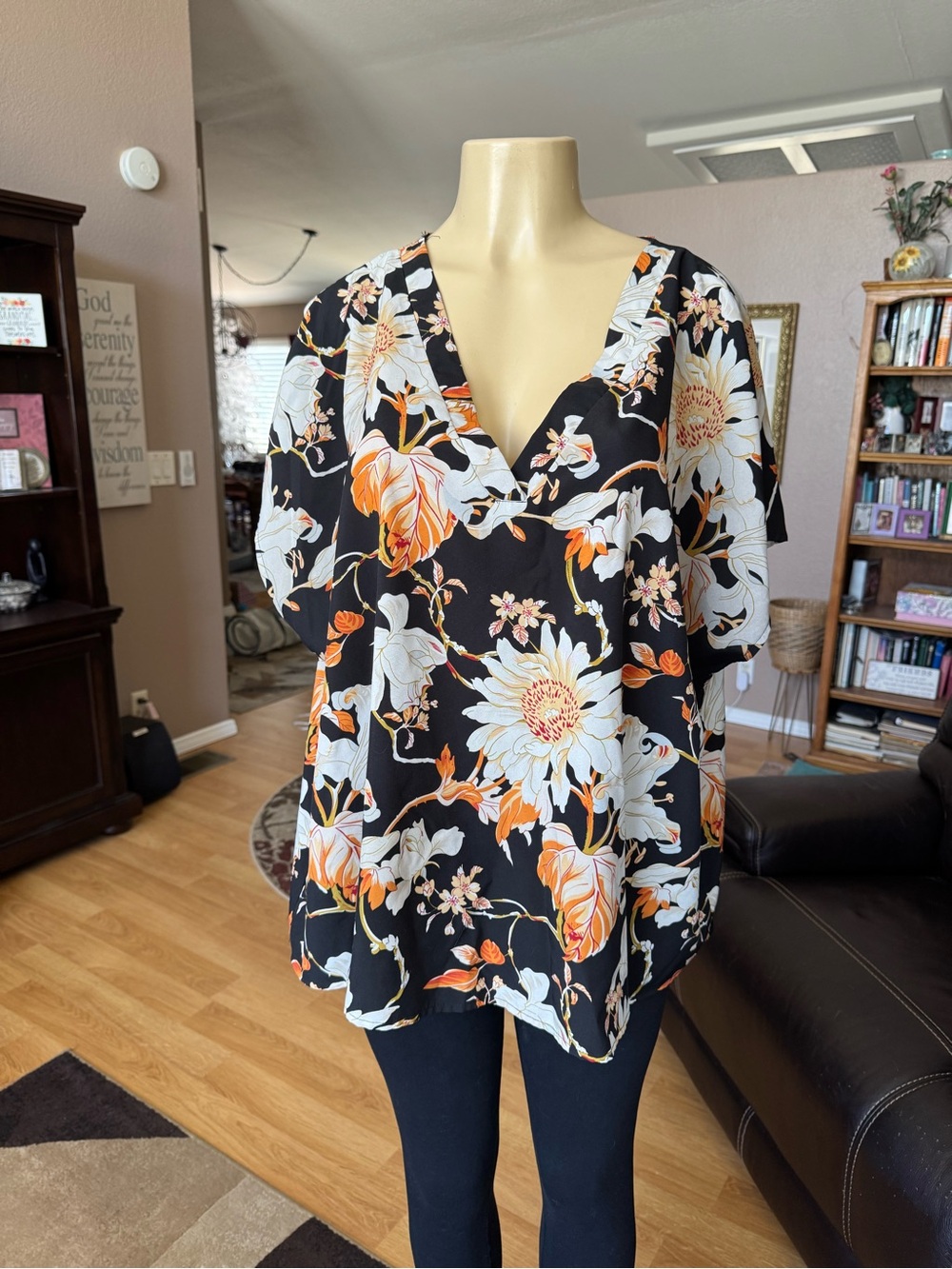 Boutique black, orange & white floral V-neck blouse-size 2X